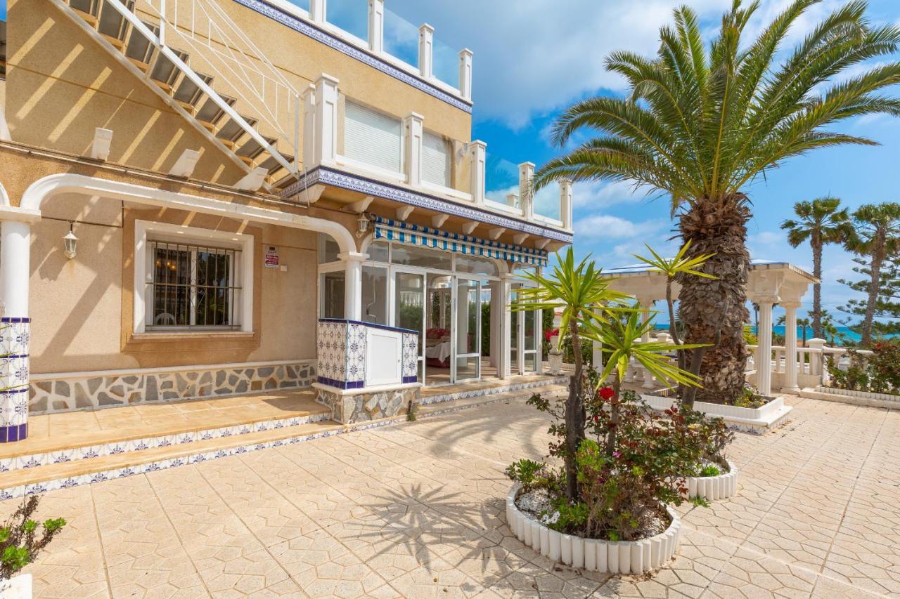 Fidalsa Grand Mediterranean Beachfront Villa Плая Фламенка Екстериор снимка