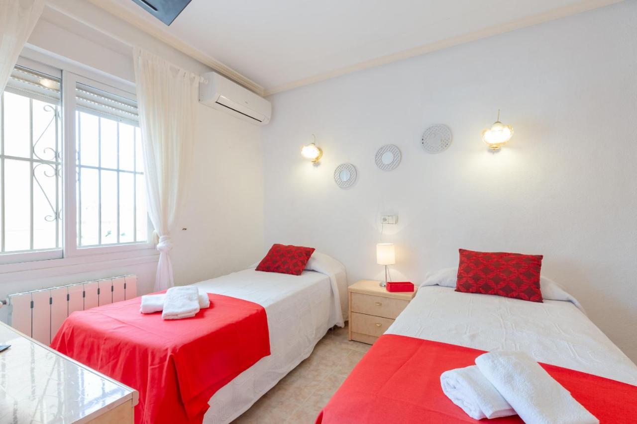 Fidalsa Grand Mediterranean Beachfront Villa Плая Фламенка Екстериор снимка