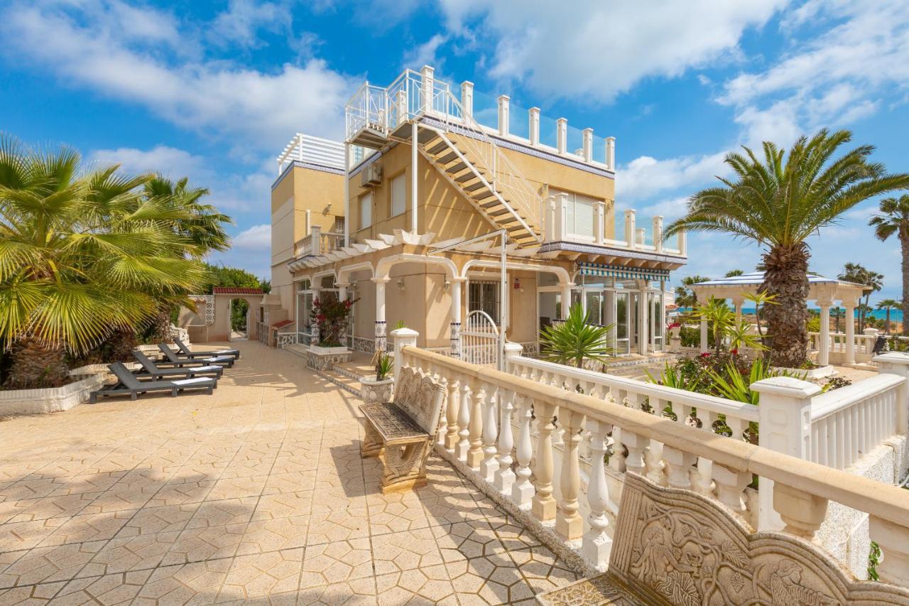 Fidalsa Grand Mediterranean Beachfront Villa Плая Фламенка Екстериор снимка