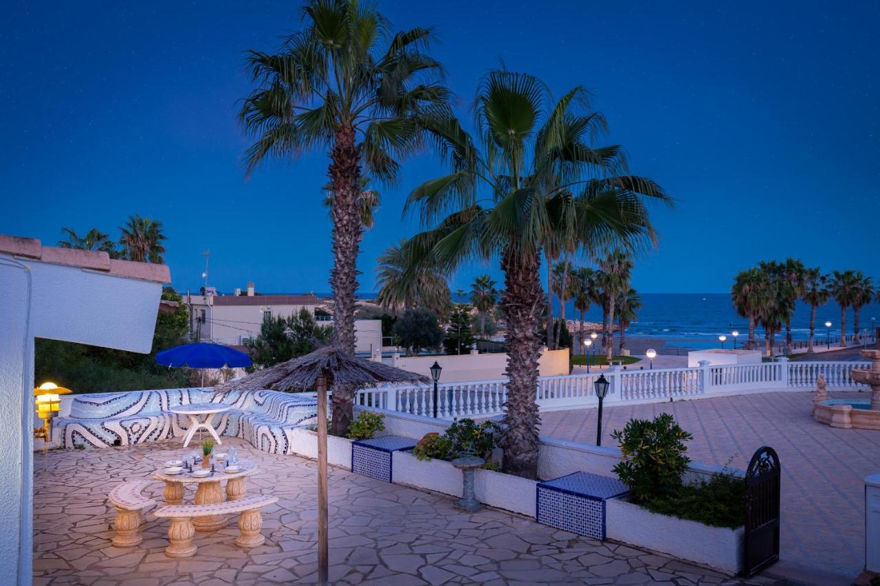 Fidalsa Grand Mediterranean Beachfront Villa Плая Фламенка Екстериор снимка