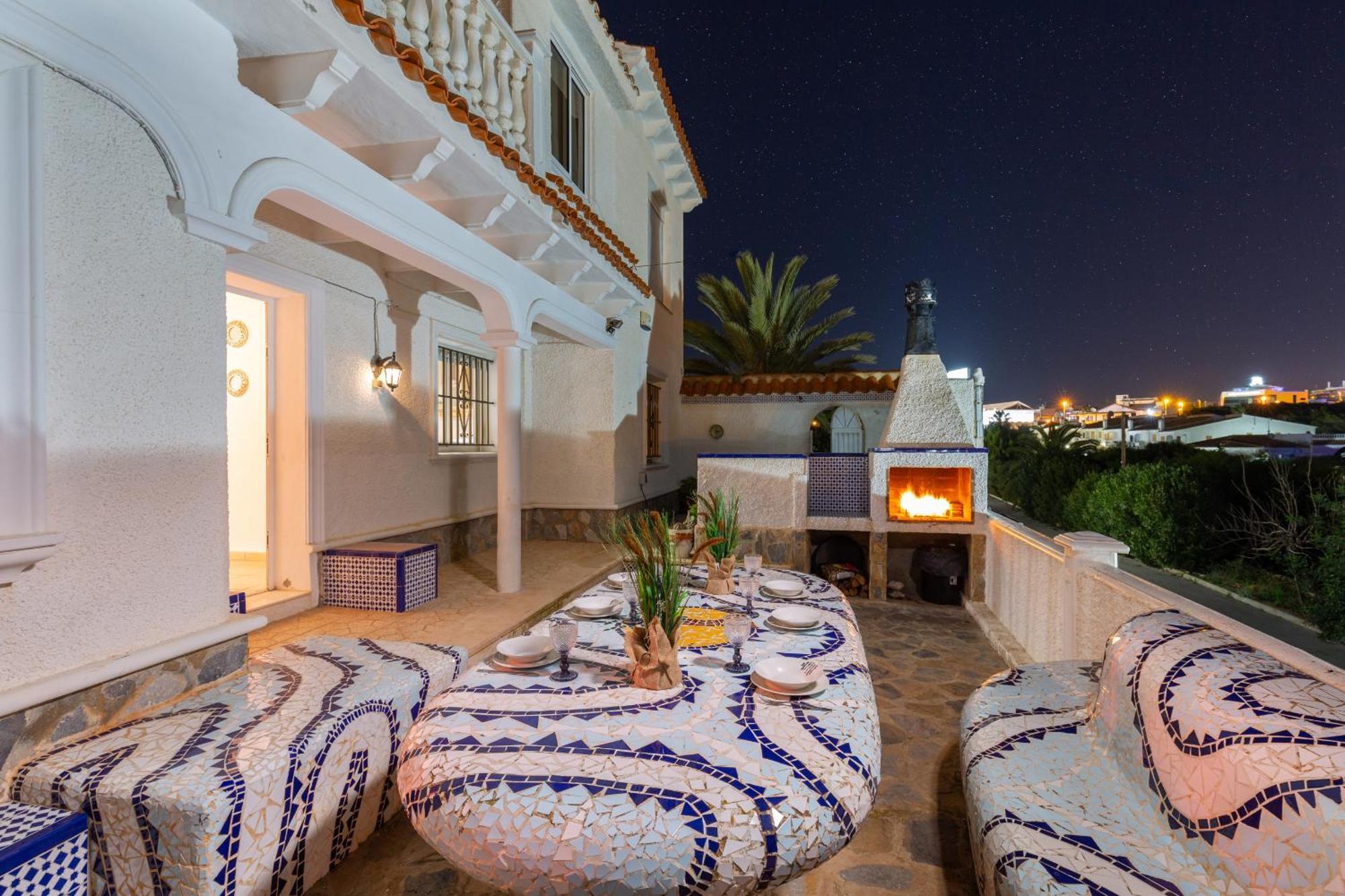 Fidalsa Grand Mediterranean Beachfront Villa Плая Фламенка Екстериор снимка