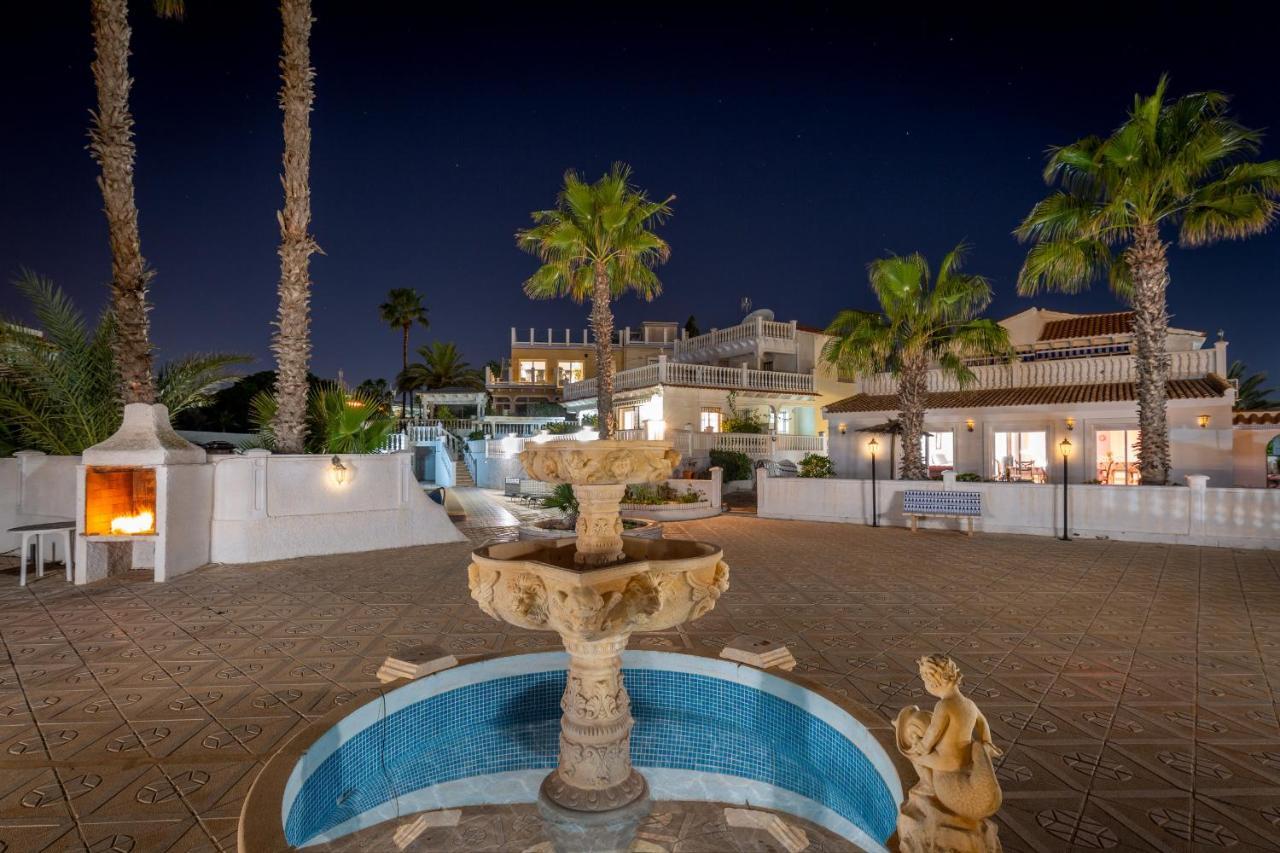 Fidalsa Grand Mediterranean Beachfront Villa Плая Фламенка Екстериор снимка