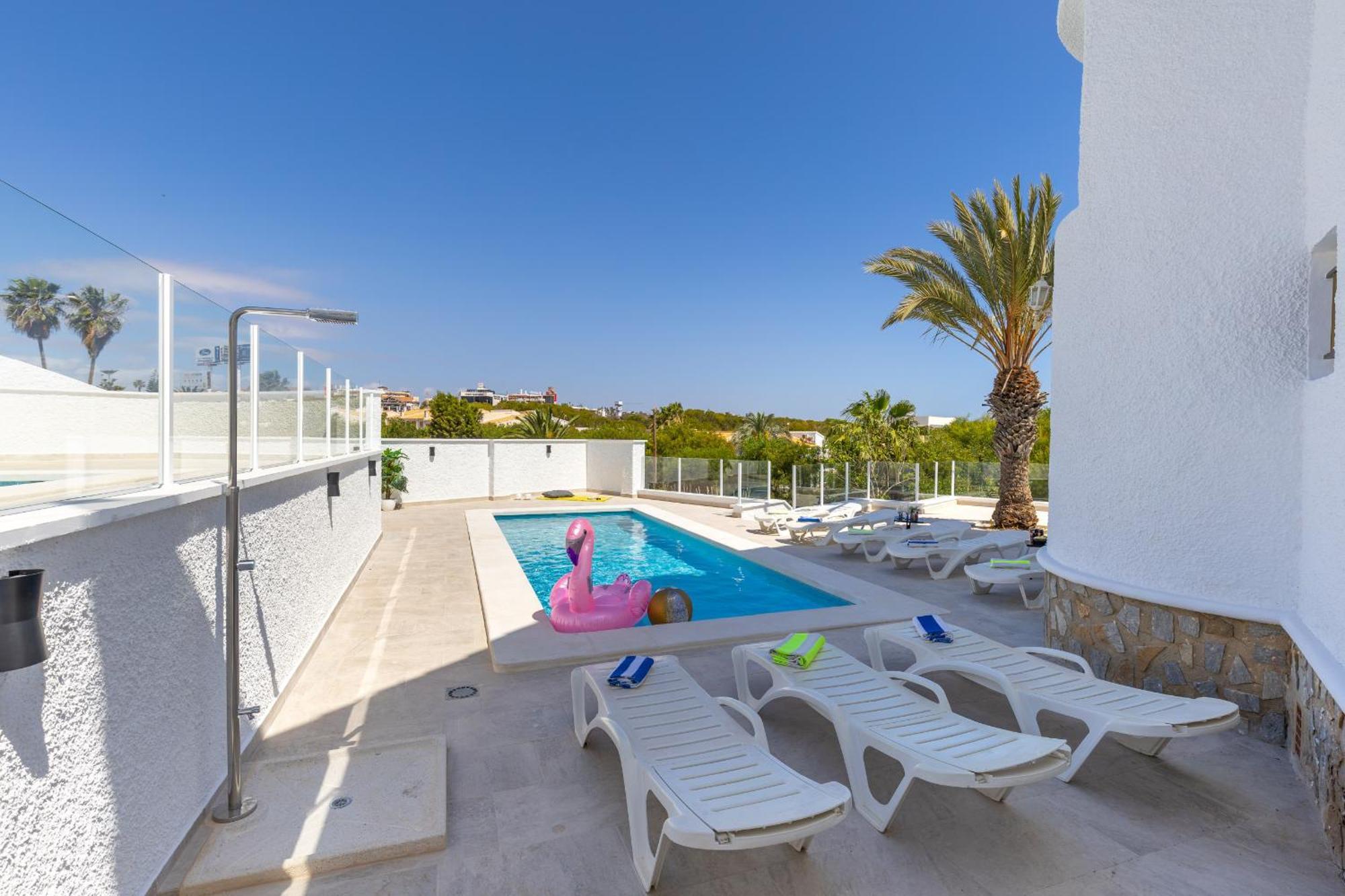 Fidalsa Grand Mediterranean Beachfront Villa Плая Фламенка Екстериор снимка
