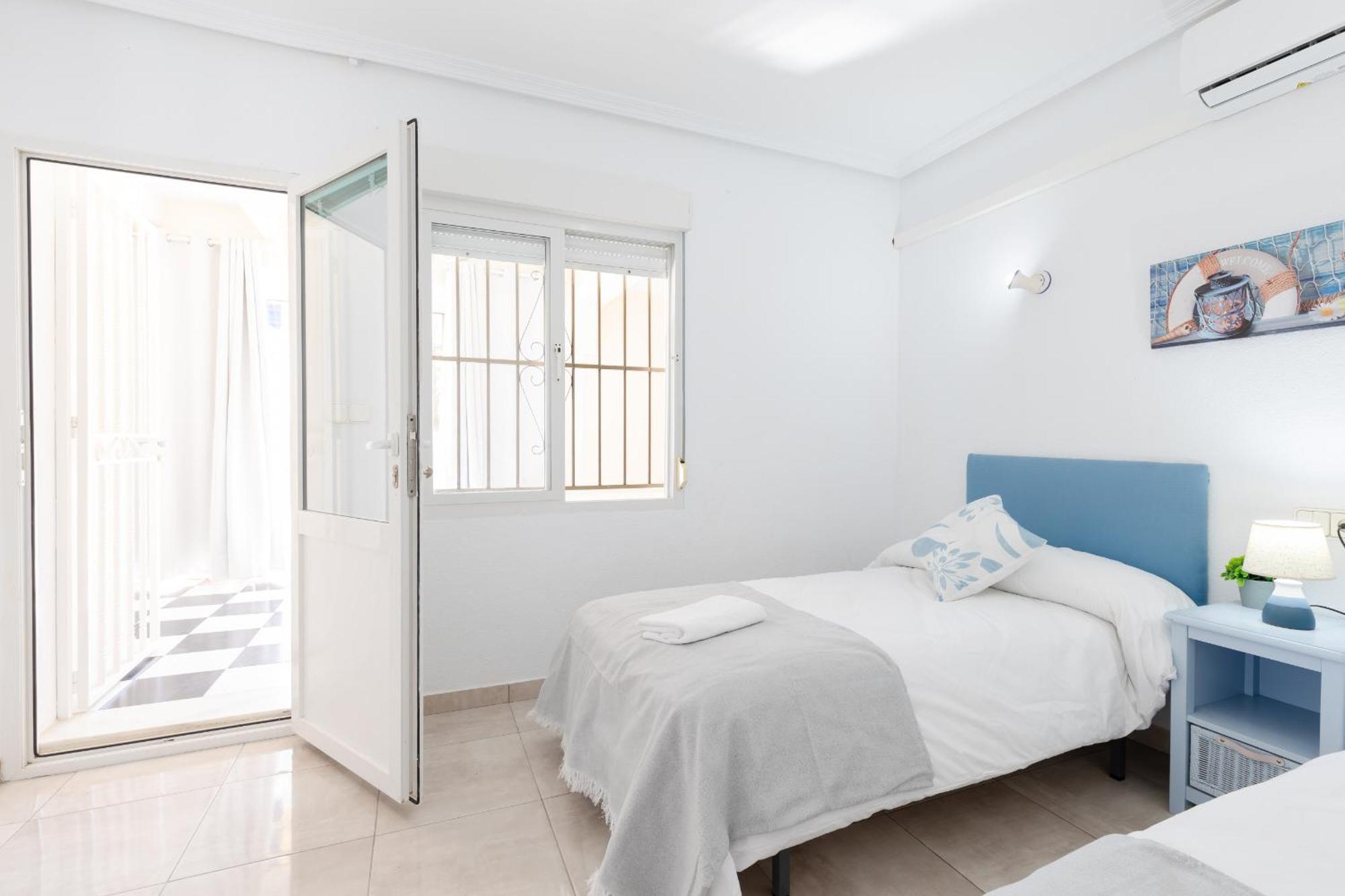 Fidalsa Grand Mediterranean Beachfront Villa Плая Фламенка Екстериор снимка