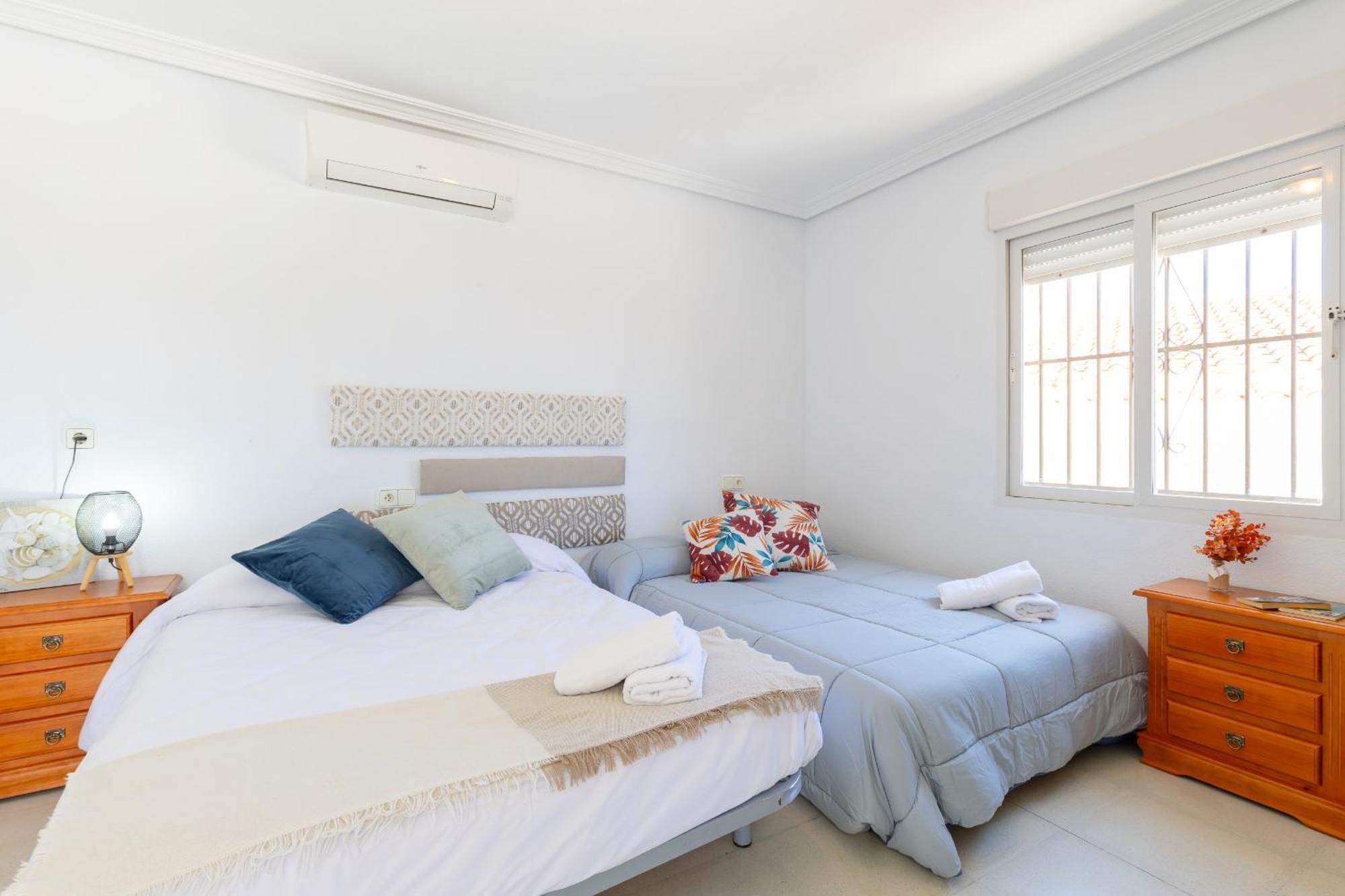 Fidalsa Grand Mediterranean Beachfront Villa Плая Фламенка Екстериор снимка