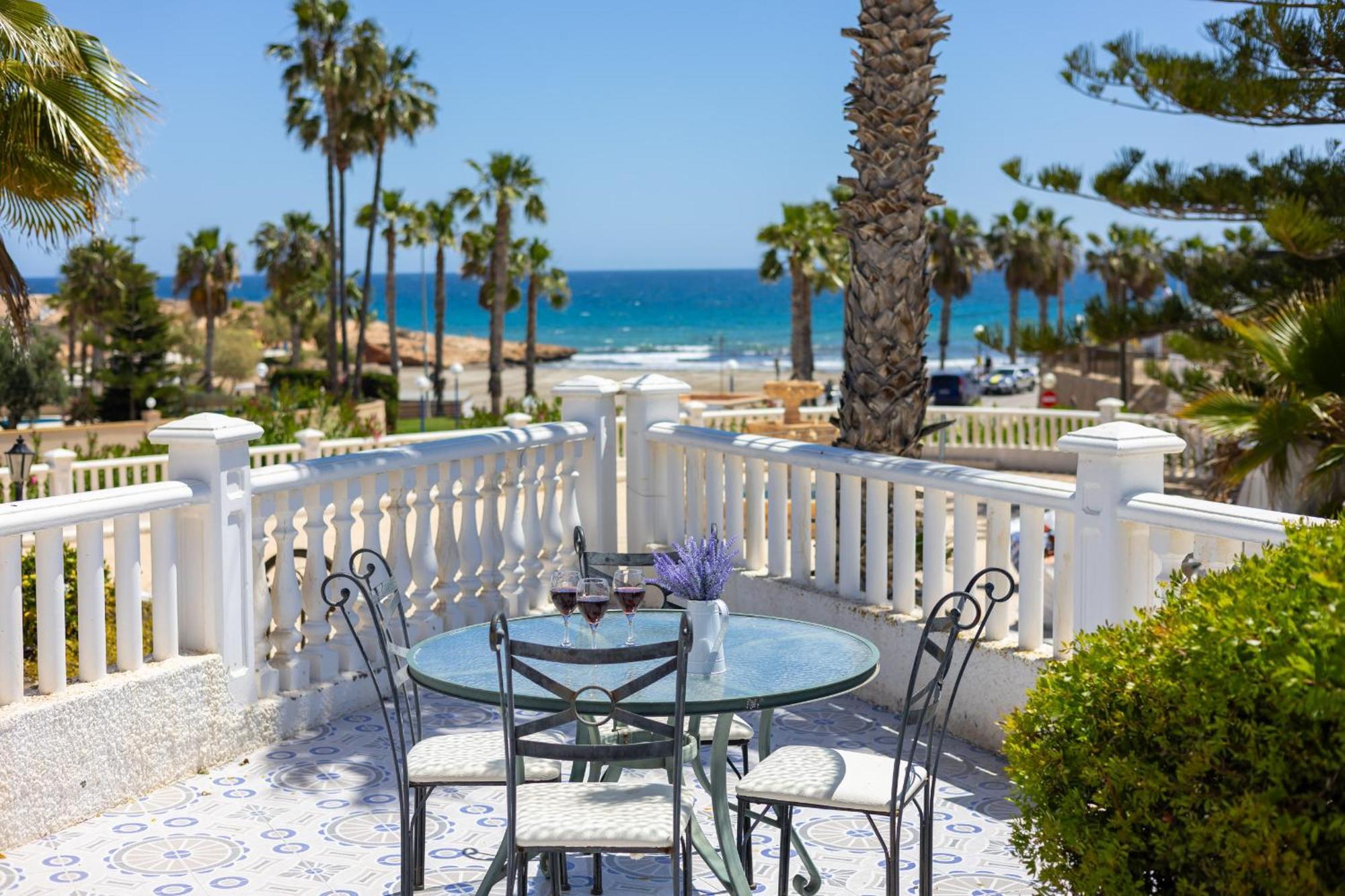 Fidalsa Grand Mediterranean Beachfront Villa Плая Фламенка Екстериор снимка