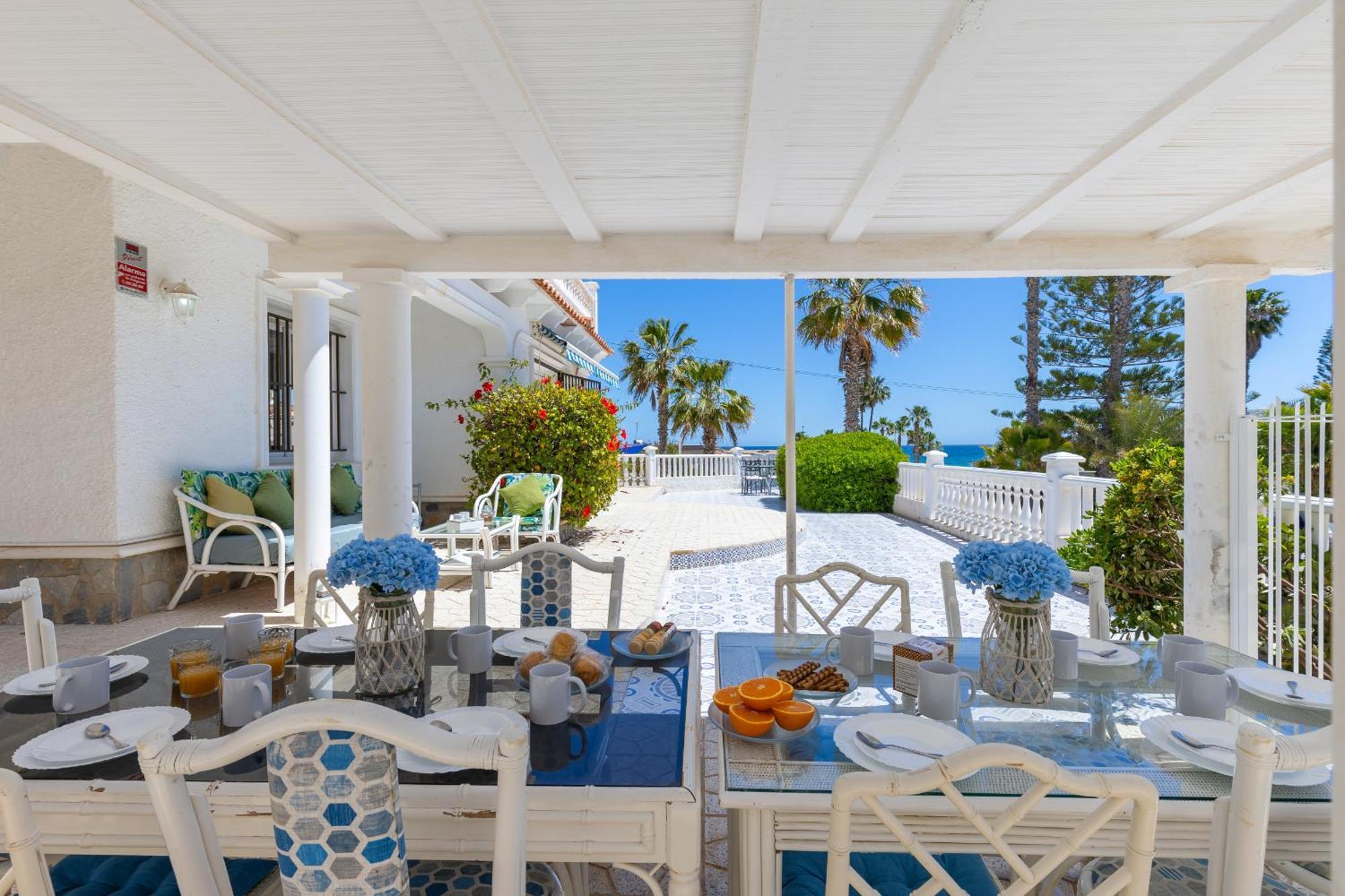 Fidalsa Grand Mediterranean Beachfront Villa Плая Фламенка Екстериор снимка