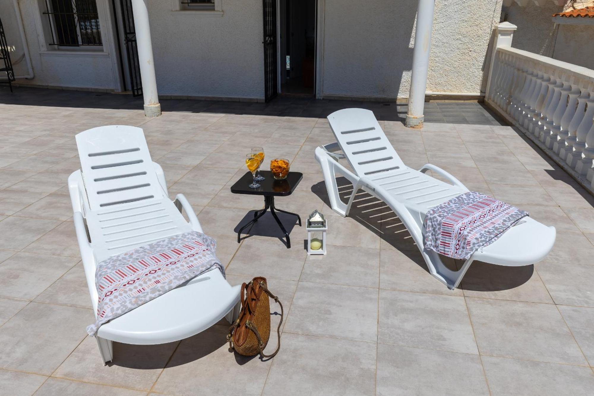 Fidalsa Grand Mediterranean Beachfront Villa Плая Фламенка Екстериор снимка