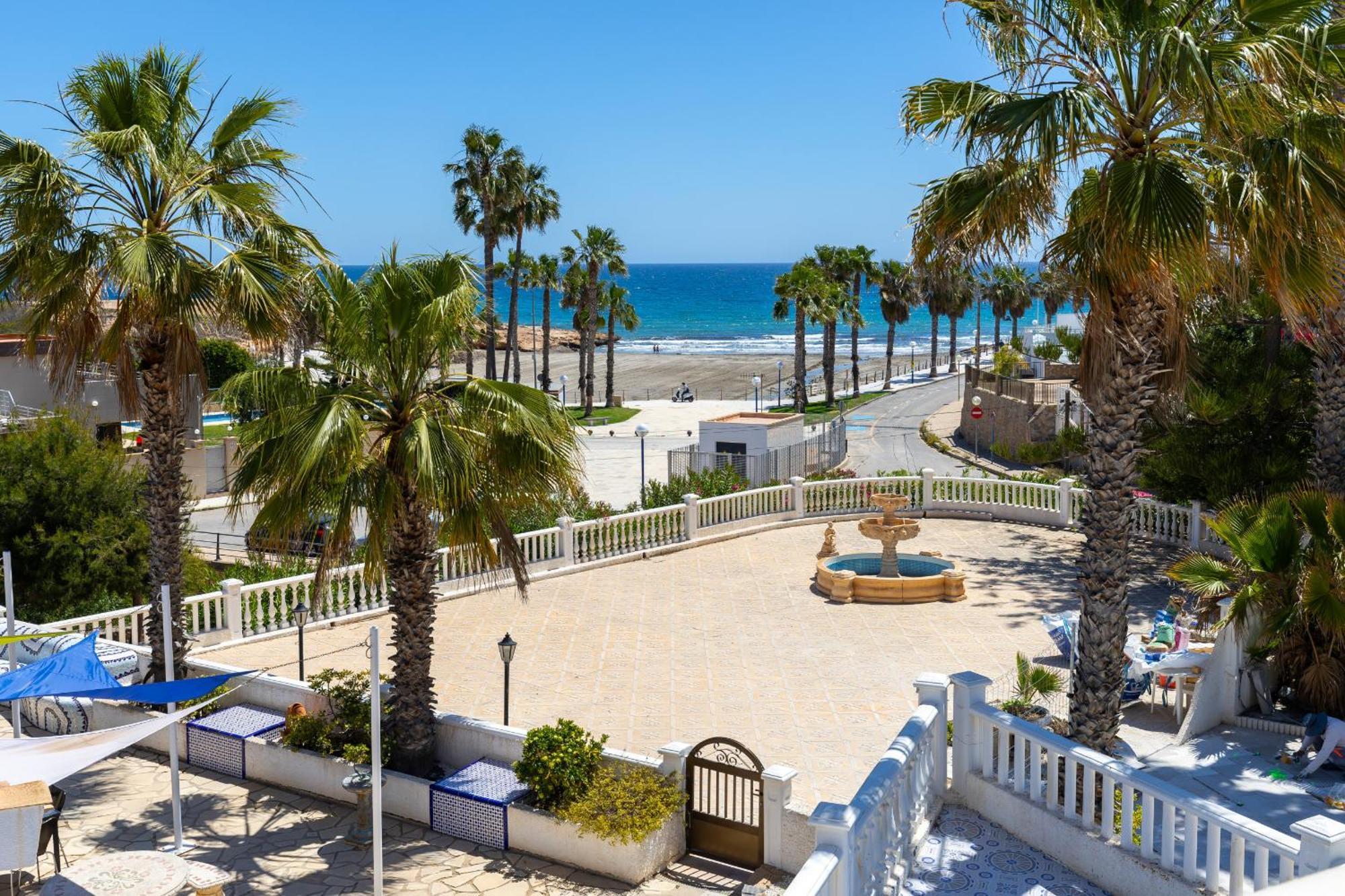 Fidalsa Grand Mediterranean Beachfront Villa Плая Фламенка Екстериор снимка